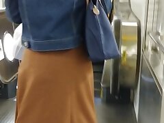 mov5 Sultry Babe in Tiny Bikini Teases & Satisfies in Explosive Encounter