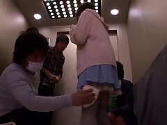 SOE-924 Ryo Kaede's Steamy Spa Surprise-Bikini Vibes & Orgy Bliss!