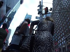 New_York_Upskirt_8 Blissful Japanese Beauty-Intimate Behind-the-Scenes Pleasure